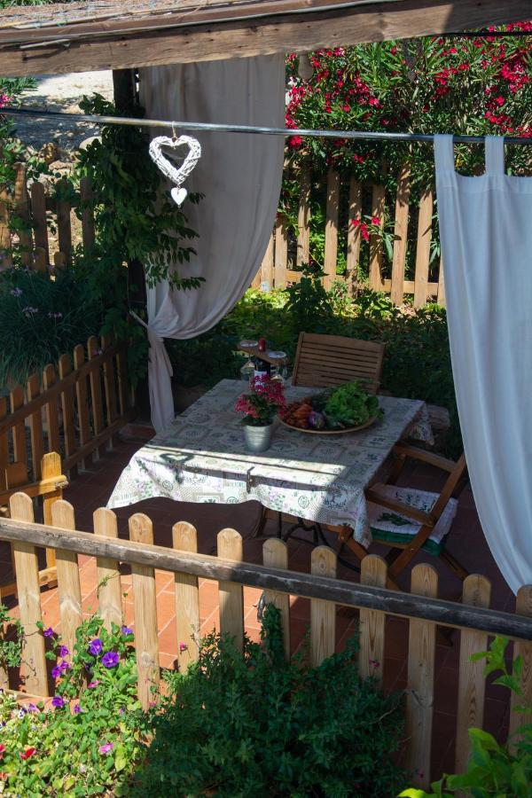 Agriturismo Colle Vento スヴェレート エクステリア 写真